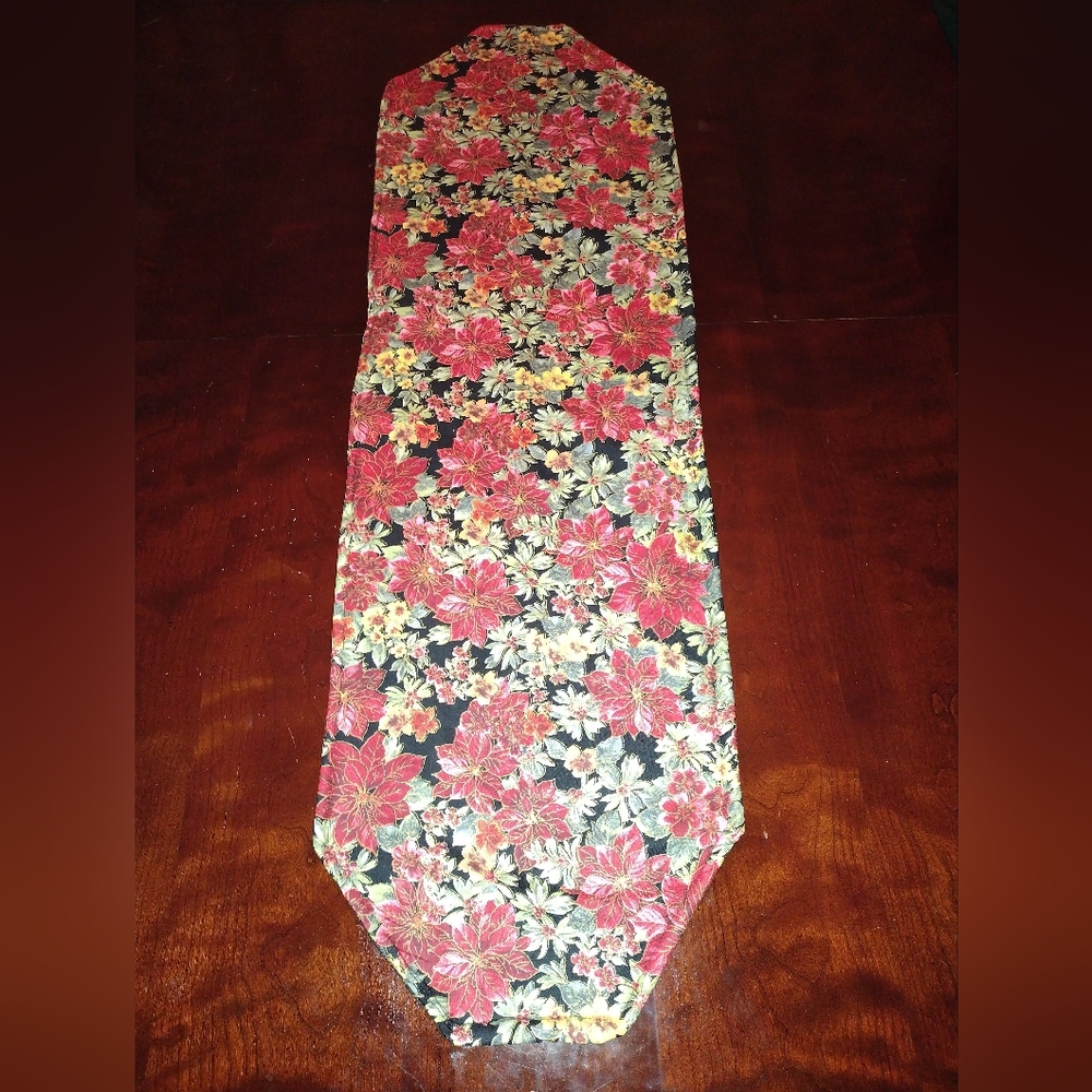 Poinsettia Table Runner